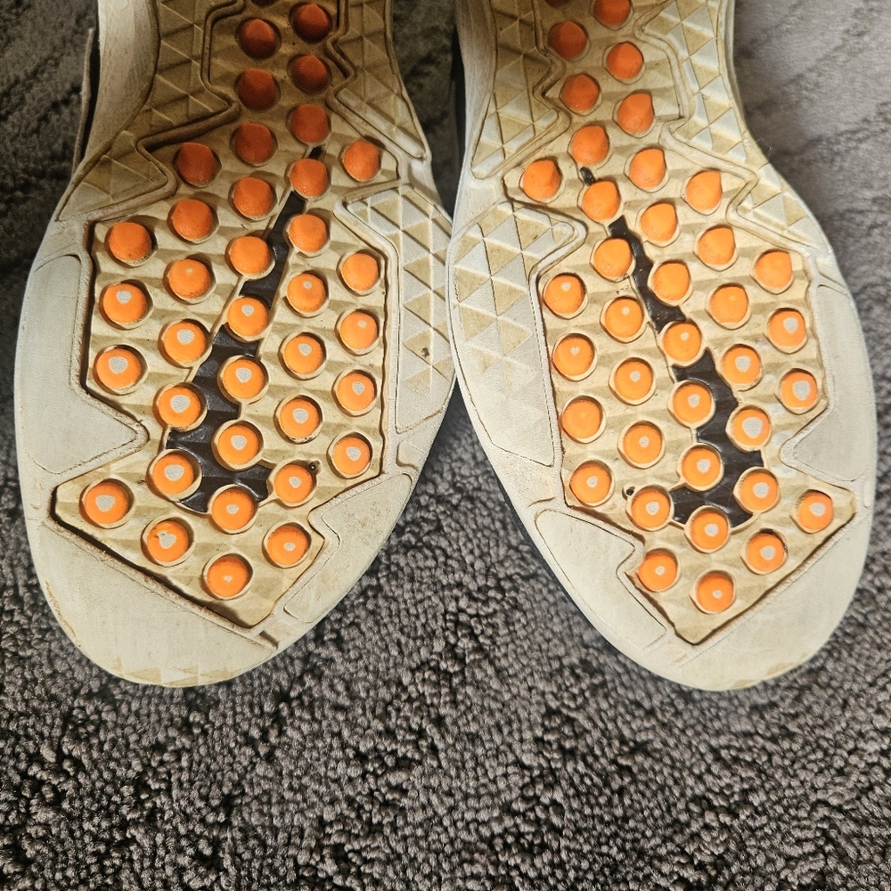 Nike indoor turf sneakers, Kids 2Y - Picture 11 of 14